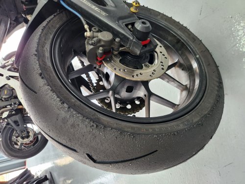 Pirelli Diablo Supercorsa V4 SC and SP, which sportsbike tyre is the one you should use?