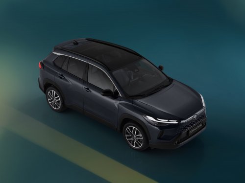 Toyota Corolla Cross facelift for Europe adds new head- and taillights, upgraded interior, GR Sport trim