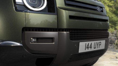 Land Rover Defender updated for 2026 model year – revised headlamps, larger 13.1-inch touchscreen