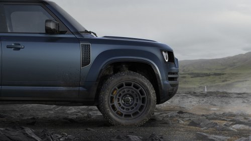 Land Rover Defender updated for 2026 model year – revised headlamps, larger 13.1-inch touchscreen