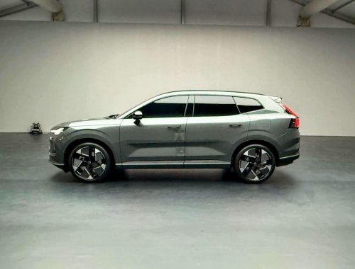 2026 Volvo XC70 rolls off Taizhou production line; extended-range PHEV estimated at RM211k in China