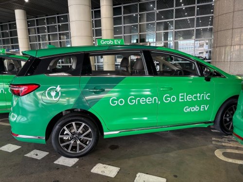Grab Malaysia launches EV ride-hailing service from KLIA – 10 BYD M6 MPVs form the new electric fleet