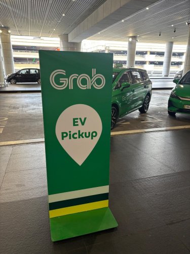 Grab Malaysia launches EV ride-hailing service from KLIA – 10 BYD M6 MPVs form the new electric fleet