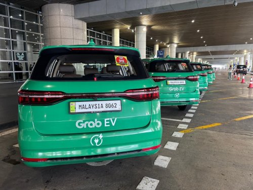 Grab Malaysia launches EV ride-hailing service from KLIA – 10 BYD M6 MPVs form the new electric fleet