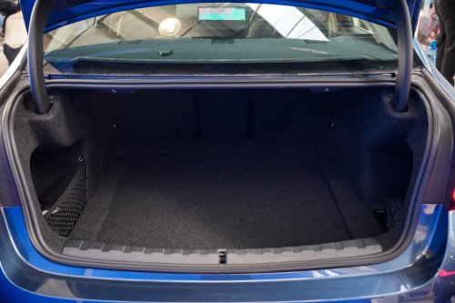 2025 BMW 320i Sport official pricing in Malaysia – from RM266k; ACC with stop &amp; go, 184 PS, updated interior