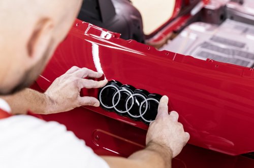 2026 Audi Q3 revealed – 3rd gen gets micro-LED headlights, new stalks, PHEV with 119 km EV range