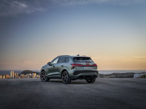 2026 Audi Q3 revealed – 3rd gen gets micro-LED headlights, new stalks, PHEV with 119 km EV range