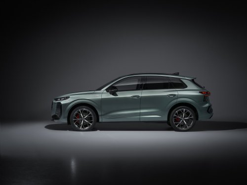 2026 Audi Q3 revealed – 3rd gen gets micro-LED headlights, new stalks, PHEV with 119 km EV range