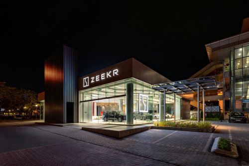 Zeekr Space Sunway City opens – 11,000 square foot showroom w/ 2 delivery bays, four 22 kW AC chargers