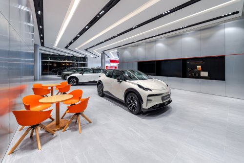 Zeekr Space Sunway City opens – 11,000 square foot showroom w/ 2 delivery bays, four 22 kW AC chargers