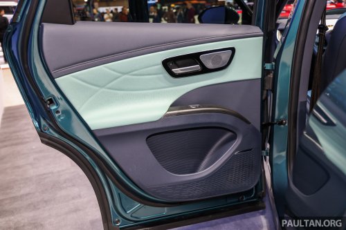 2026 Chery Tiggo 8 debuts in China – Q4 2025 launch; second-gen is larger; offered with two different faces