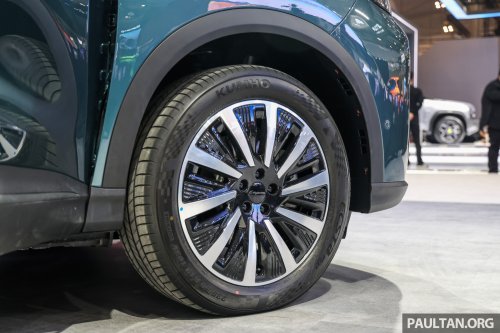 2026 Chery Tiggo 8 debuts in China – Q4 2025 launch; second-gen is larger; offered with two different faces