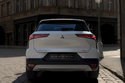 2025 Mitsubishi Grandis debuts – no longer MPV, now rebadged Renault SUV; 1.5 litre MHEV, 1.8 litre hybrid