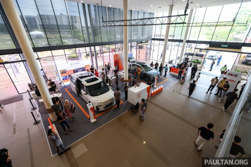 PACE 2025: Check out the Zeekr 7X and 009 – book with Carro and get a free 22 kW wallbox; deals await