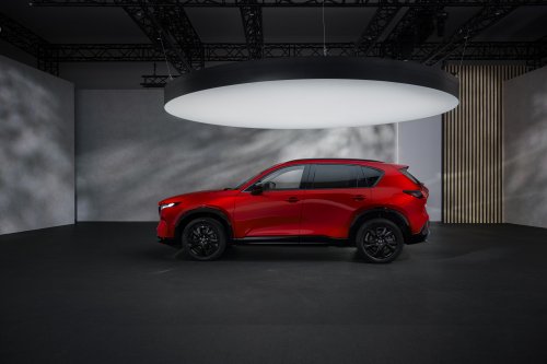 2026 Mazda CX-5 revealed – more practical 3rd gen, 15.6-inch touchscreen, 141 PS 2.5L NA mild hybrid