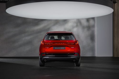 2026 Mazda CX-5 revealed – more practical 3rd gen, 15.6-inch touchscreen, 141 PS 2.5L NA mild hybrid