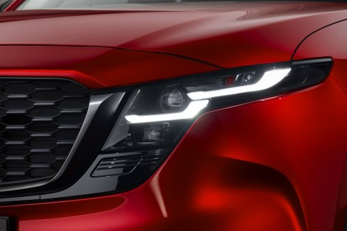 2026 Mazda CX-5 revealed – more practical 3rd gen, 15.6-inch touchscreen, 141 PS 2.5L NA mild hybrid