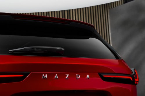 2026 Mazda CX-5 revealed – more practical 3rd gen, 15.6-inch touchscreen, 141 PS 2.5L NA mild hybrid