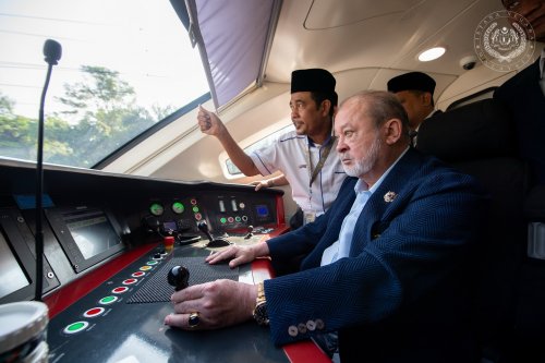 YDPA Sultan Ibrahim berkenan pandu ETS KL-Rawang