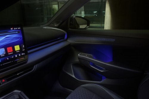 2025 Volkswagen T-Roc revealed – second-gen ‘Golf SUV’ is longer, 1.5L eTSI MHEV, column gear selector