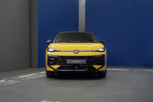 2025 Volkswagen T-Roc revealed – second-gen ‘Golf SUV’ is longer, 1.5L eTSI MHEV, column gear selector