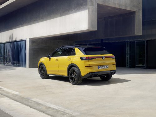 2025 Volkswagen T-Roc revealed – second-gen ‘Golf SUV’ is longer, 1.5L eTSI MHEV, column gear selector