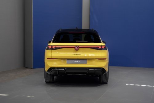 2025 Volkswagen T-Roc revealed – second-gen ‘Golf SUV’ is longer, 1.5L eTSI MHEV, column gear selector