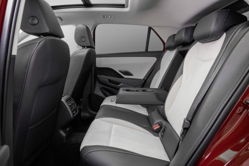 2025 Volkswagen T-Roc revealed – second-gen ‘Golf SUV’ is longer, 1.5L eTSI MHEV, column gear selector