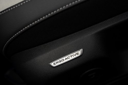 2025 Volkswagen T-Roc revealed – second-gen ‘Golf SUV’ is longer, 1.5L eTSI MHEV, column gear selector