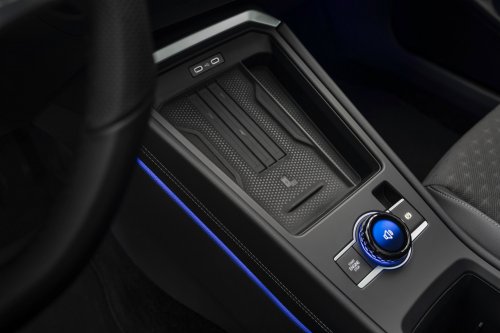 2025 Volkswagen T-Roc revealed – second-gen ‘Golf SUV’ is longer, 1.5L eTSI MHEV, column gear selector