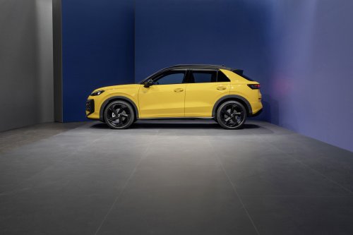 2025 Volkswagen T-Roc revealed – second-gen ‘Golf SUV’ is longer, 1.5L eTSI MHEV, column gear selector