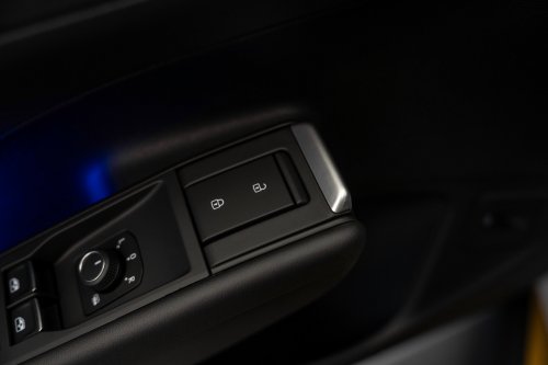 2025 Volkswagen T-Roc revealed – second-gen ‘Golf SUV’ is longer, 1.5L eTSI MHEV, column gear selector