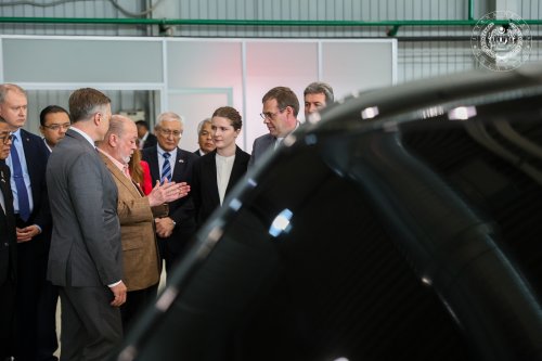 Agong visits NAMI in Russia, test drives Aurus Senat