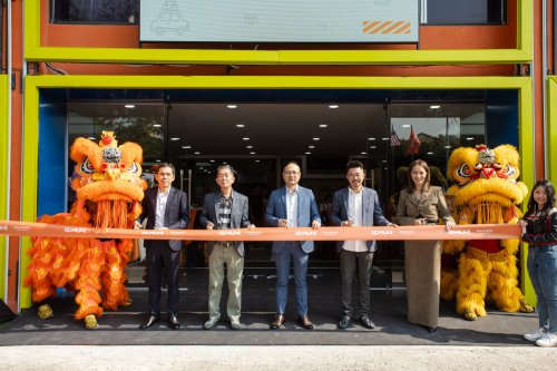 iCaur Malaysia opens Glenmarie outlet by Absolute Motor – brand’s first dealership in Malaysia, worldwide