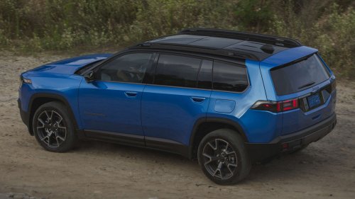 2026 Jeep Cherokee – 210 hp/312 Nm 1.6T petrol hybrid with two e-motors; 800 km combined range