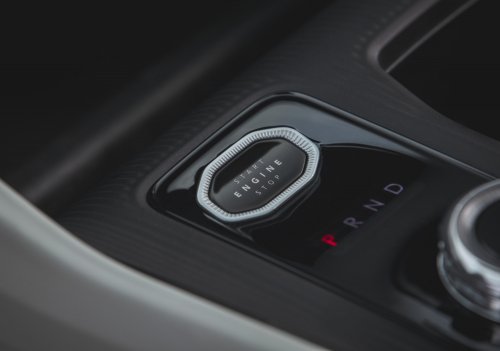 2026 Jeep Cherokee – 210 hp/312 Nm 1.6T petrol hybrid with two e-motors; 800 km combined range