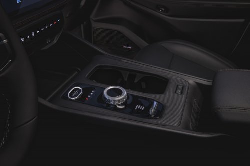 2026 Jeep Cherokee – 210 hp/312 Nm 1.6T petrol hybrid with two e-motors; 800 km combined range