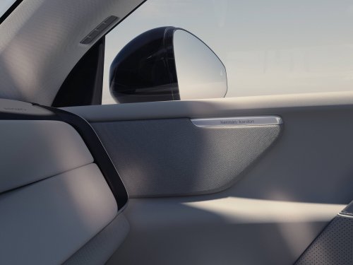 2026 Volvo XC70 officially debuts – extended-range PHEV; up to 212 km EV range, from RM177k in China