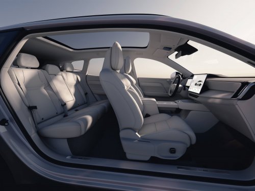 2026 Volvo XC70 officially debuts – extended-range PHEV; up to 212 km EV range, from RM177k in China