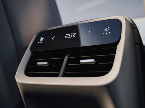 2026 Volvo XC70 officially debuts – extended-range PHEV; up to 212 km EV range, from RM177k in China