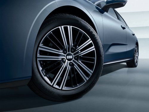 Geely Galaxy Starshine 6 PHEV – C-segment size but with torsion beam, fr RM47k; Proton eMas sedan?