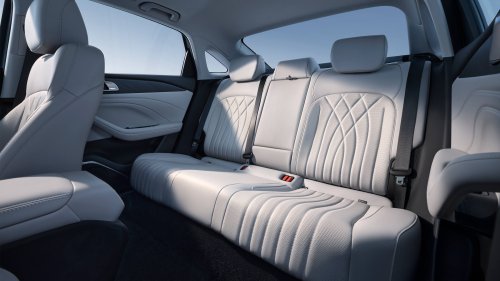 Geely Galaxy Starshine 6 PHEV – C-segment size but with torsion beam, fr RM47k; Proton eMas sedan?