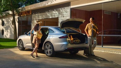 Geely Galaxy Starshine 6 PHEV – C-segment size but with torsion beam, fr RM47k; Proton eMas sedan?