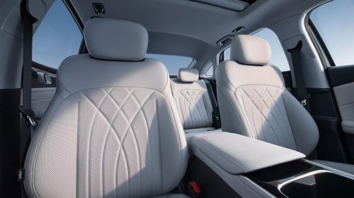 Geely Galaxy Starshine 6 PHEV – C-segment size but with torsion beam, fr RM47k; Proton eMas sedan?