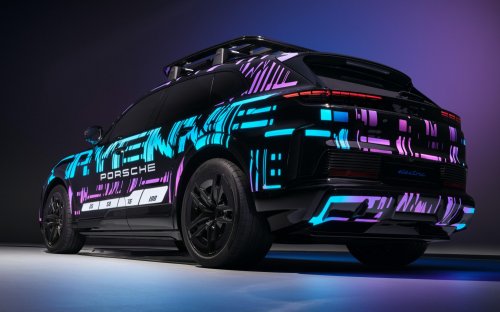 Porsche reveals 11-kW wireless AC charging tech – one-box solution to be offered for Cayenne Electric