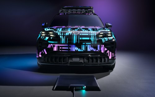 Porsche reveals 11-kW wireless AC charging tech – one-box solution to be offered for Cayenne Electric