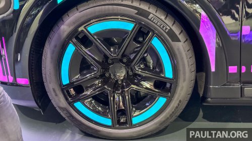 Porsche reveals 11-kW wireless AC charging tech – one-box solution to be offered for Cayenne Electric