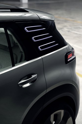 Volkswagen ID.Cross Concept debuts – electric SUV with 211 PS front motor, 420 km range WLTP