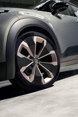 Volkswagen ID.Cross Concept debuts – electric SUV with 211 PS front motor, 420 km range WLTP