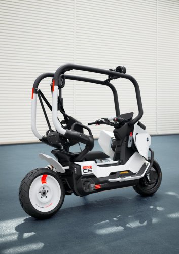 BMW Motorrad Vision CE e-scooter comes with cage